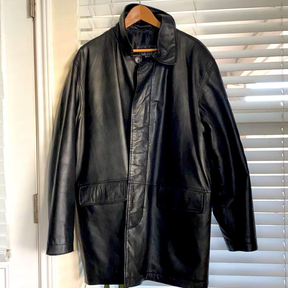 Men’s Black leather jacket size Large